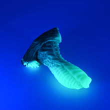 Load image into Gallery viewer, X2XJM45 Shin Small 0020 UV GITD
