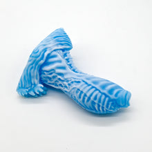 Load image into Gallery viewer, X2XHK18 Shin Small 0020 UV GITD
