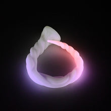 Load image into Gallery viewer, S3MJM16 Sera's Horn Medium 0050 UV GITD
