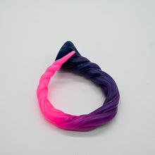 Load image into Gallery viewer, S3MJM17 Sera's Horn Medium 0050 UV GITD

