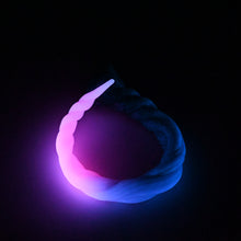 Load image into Gallery viewer, S3MJM17 Sera's Horn Medium 0050 UV GITD
