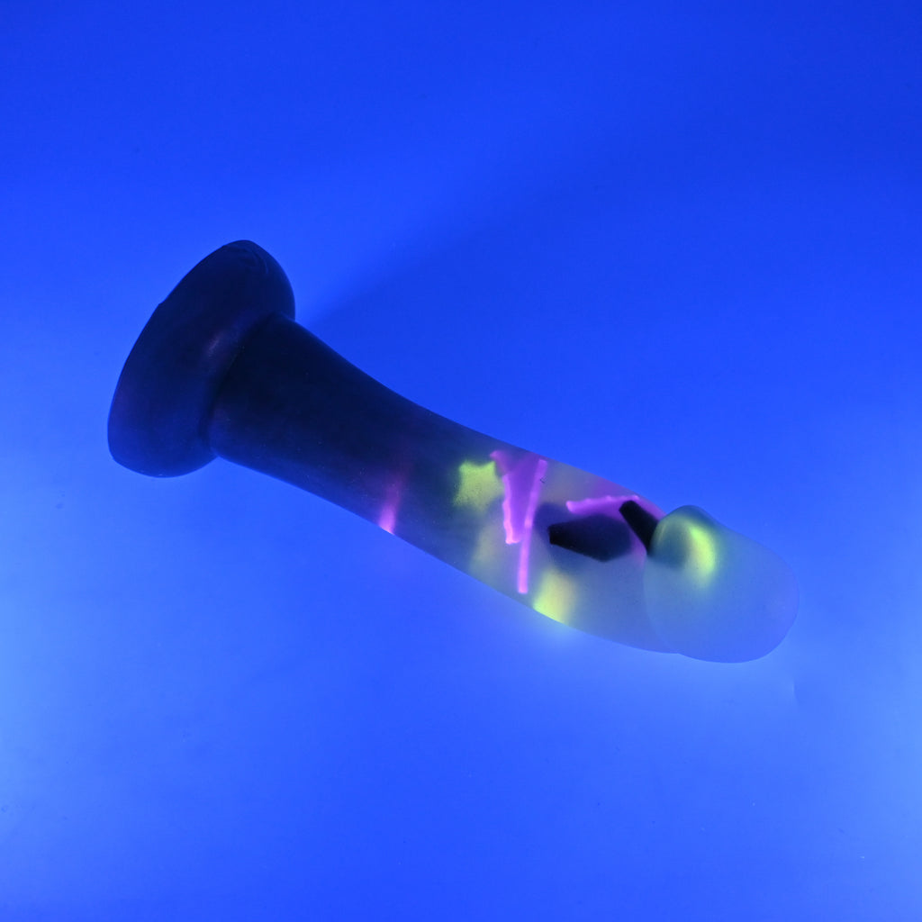 Z3TKQ22 Caelus Medium NC 0031 UV GITD CS