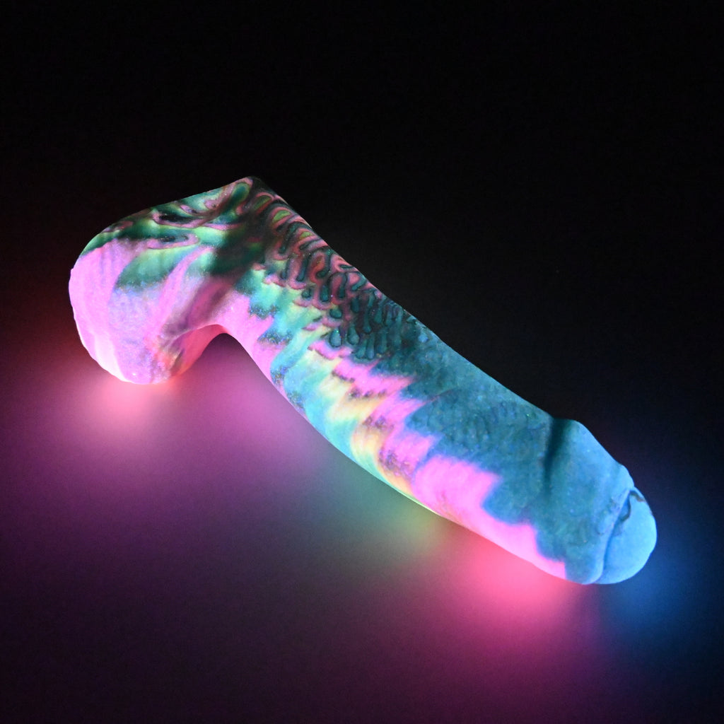 R3SJN75 Orion Medium 0030 UV GITD