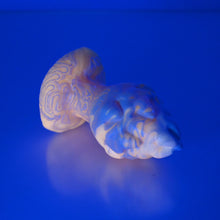 Load image into Gallery viewer, F1MFH41 Dragonfruit Plug Mini 0050 UV GITD
