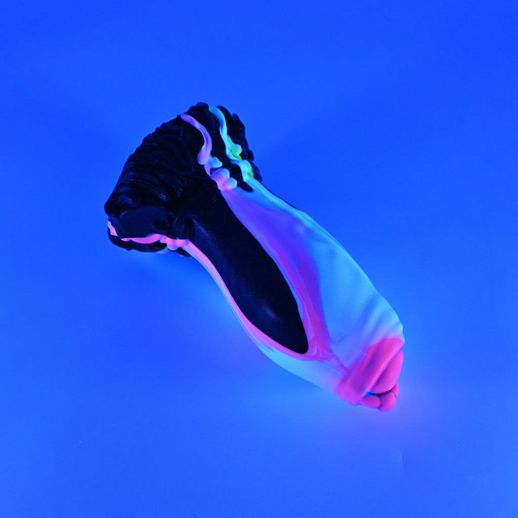 82XJM76 Hue Small 0020 UV