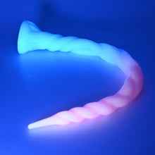 Load image into Gallery viewer, S3MGJ27 Sera&#39;s Horn Medium 0050 UV GITD
