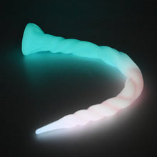 Load image into Gallery viewer, S3MGJ27 Sera&#39;s Horn Medium 0050 UV GITD
