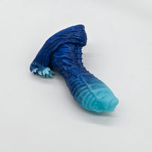 Load image into Gallery viewer, X2MJP07 Shin Small 0050 UV GITD
