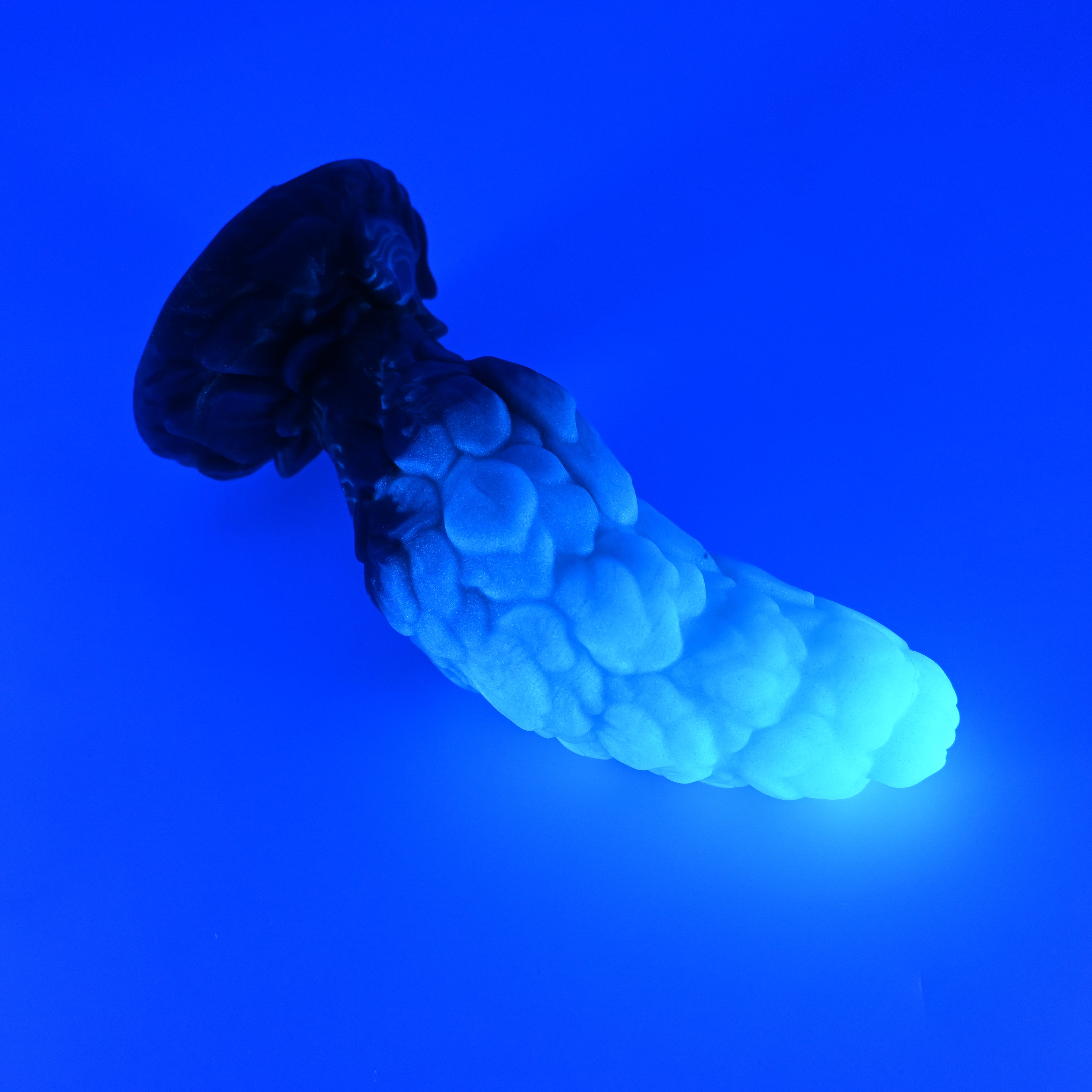 B2MJN16 Flora Small 0050 UV GITD
