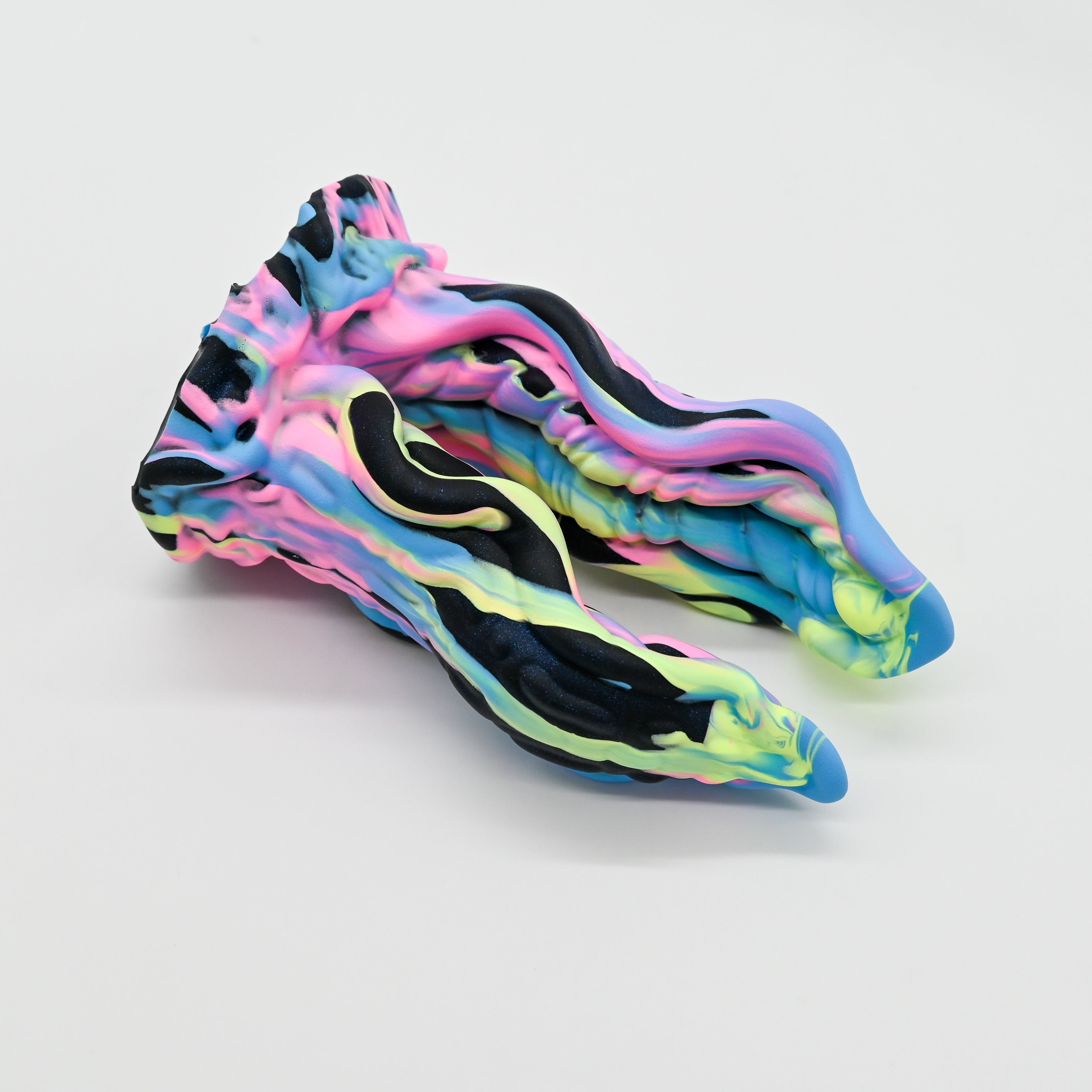 A3XJM86 Alara Medium 0020 UV