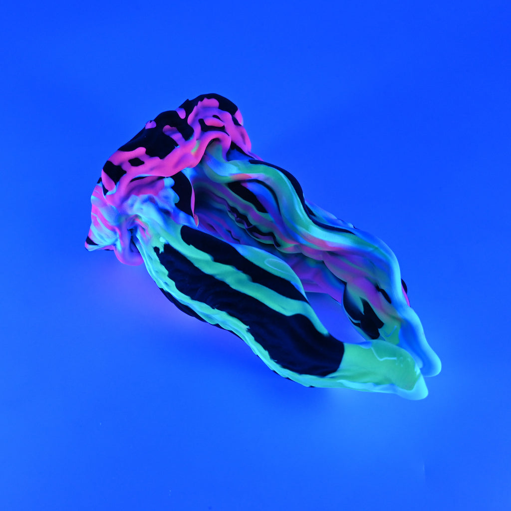 A3XJM86 Alara Medium 0020 UV