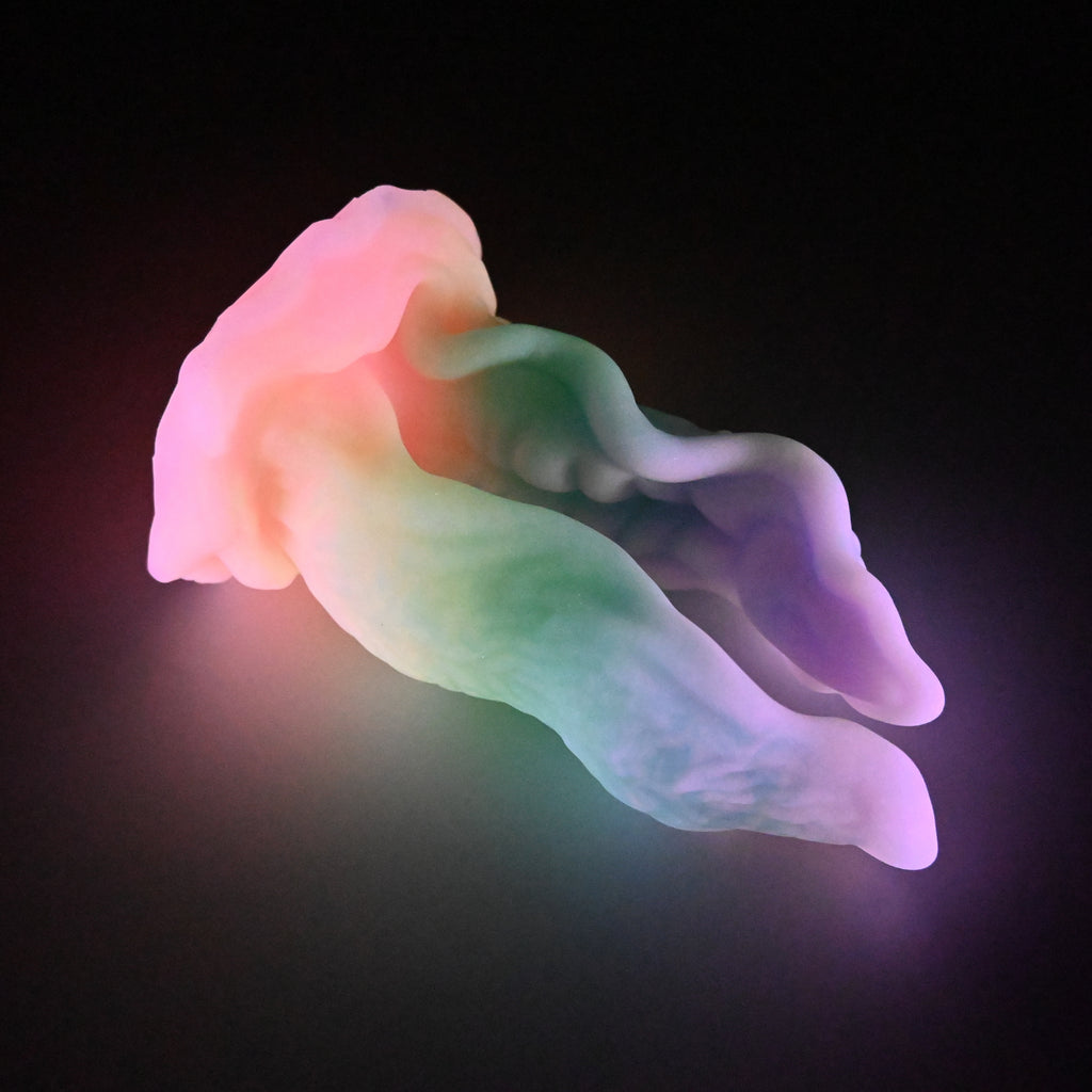 A4MJM89 Alara Large 0050 UV GITD