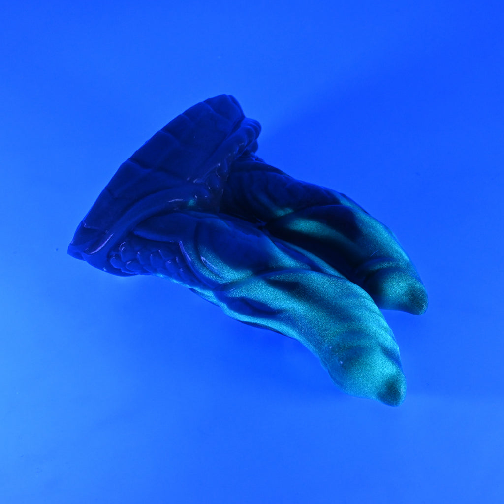 22SKN25 Vasuki Small 0030 UV GITD