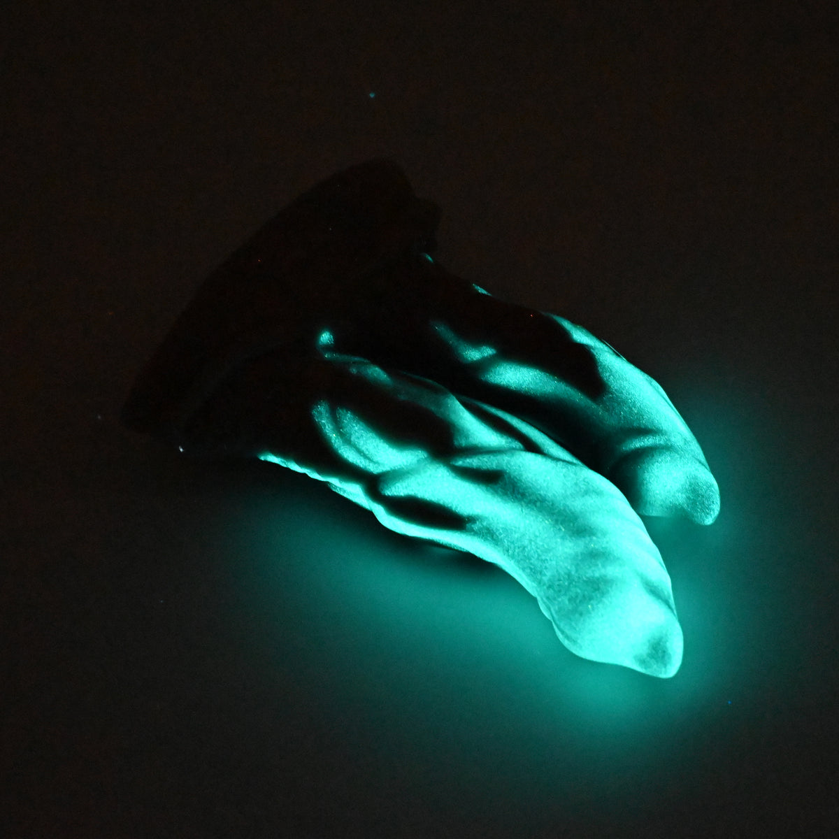 22SKN25 Vasuki Small 0030 UV GITD