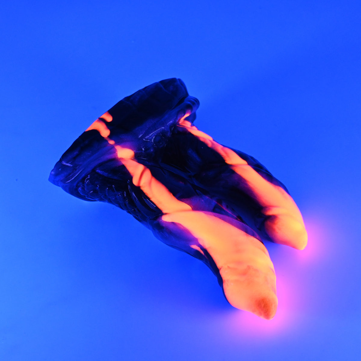 22MKN26 Vasuki Small 0050 UV GITD CS