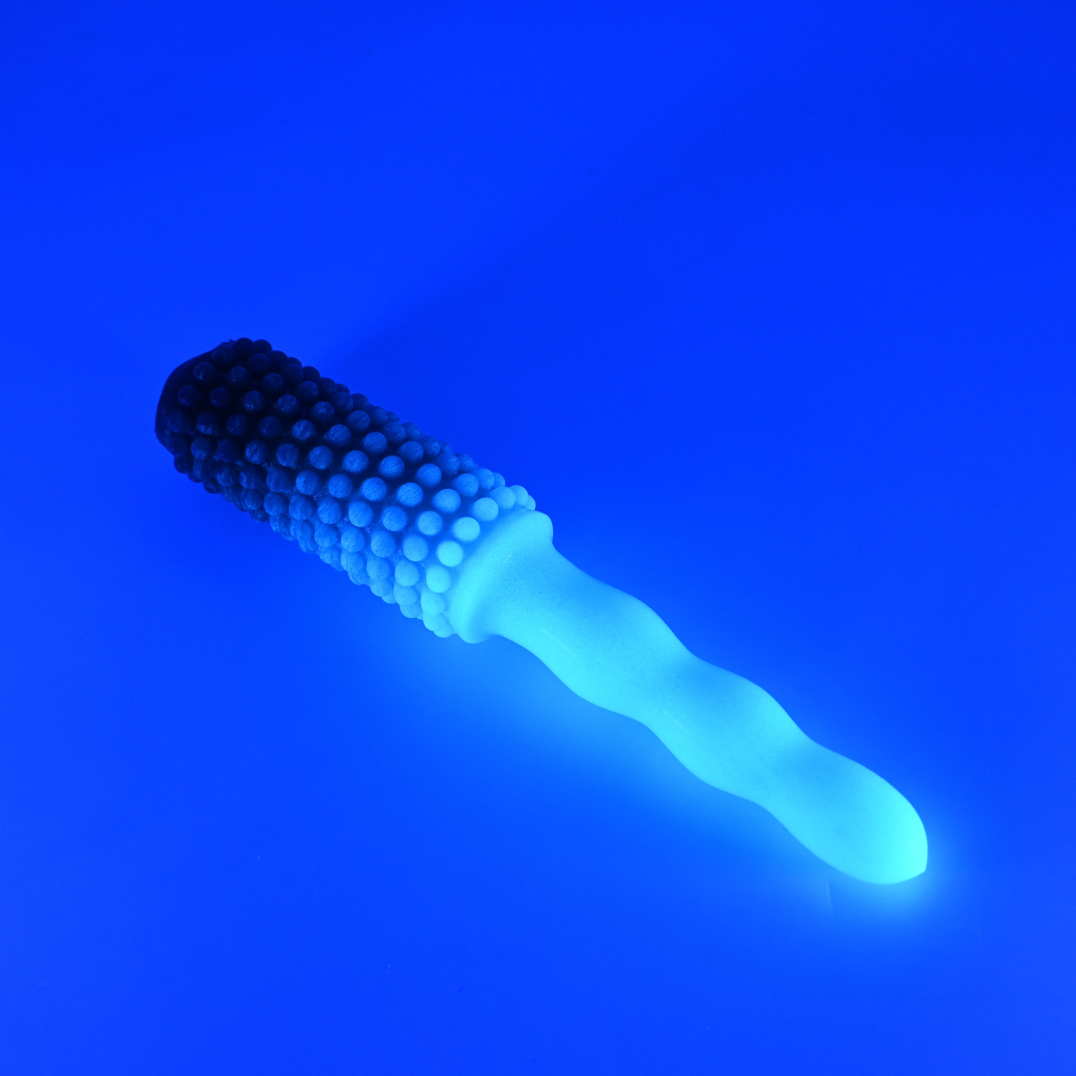 BCMJN32 Round Brush Contoured Handle 0050 UV GITD *FLOP*