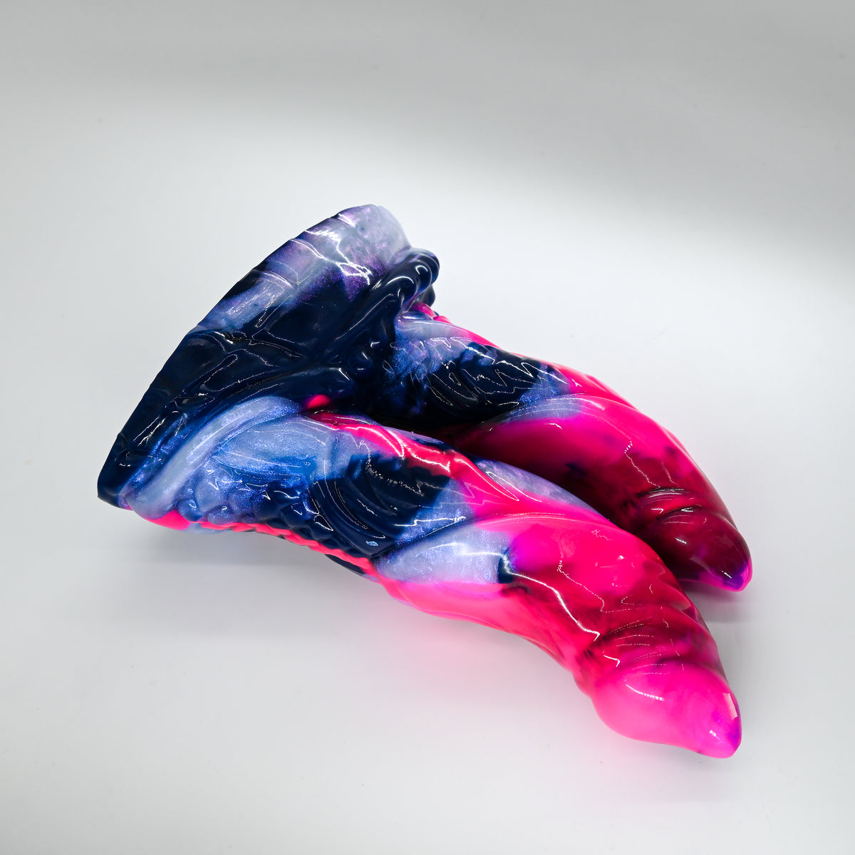 24MKN37 Vasuki Large 0050 UV GITD CS