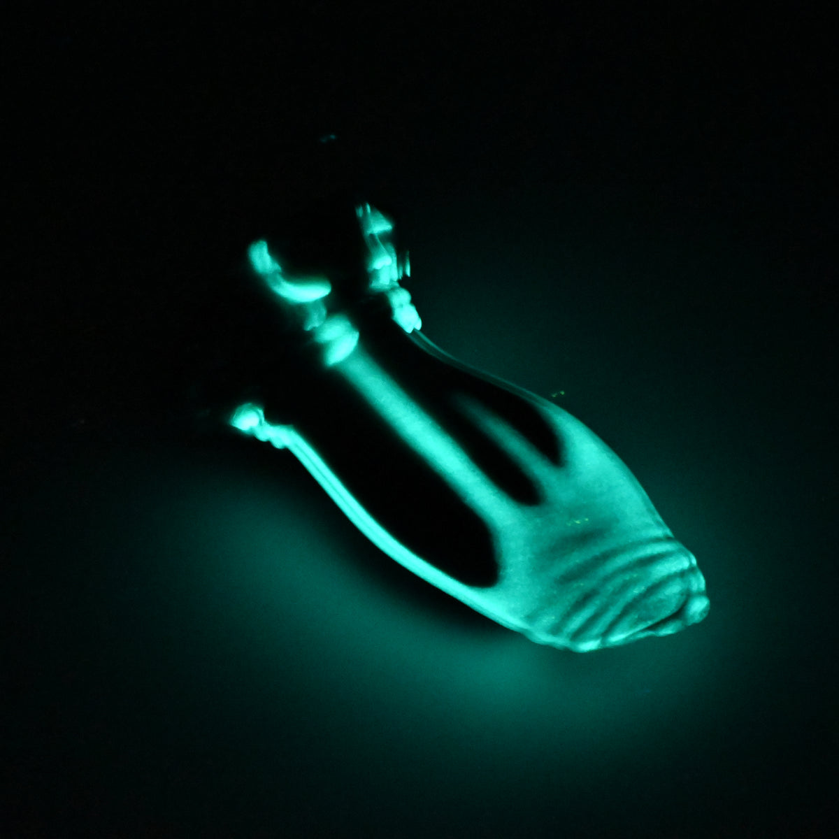82SKN76 Hue Small 0030 UV GITD