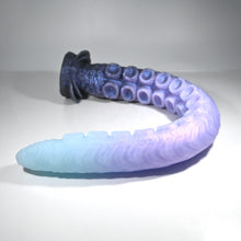 Load image into Gallery viewer, E4XFH37 Illex Large 0020 UV GITD CS
