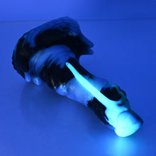 Load image into Gallery viewer, S2SEG88 Snark Small 0030 UV GITD CS

