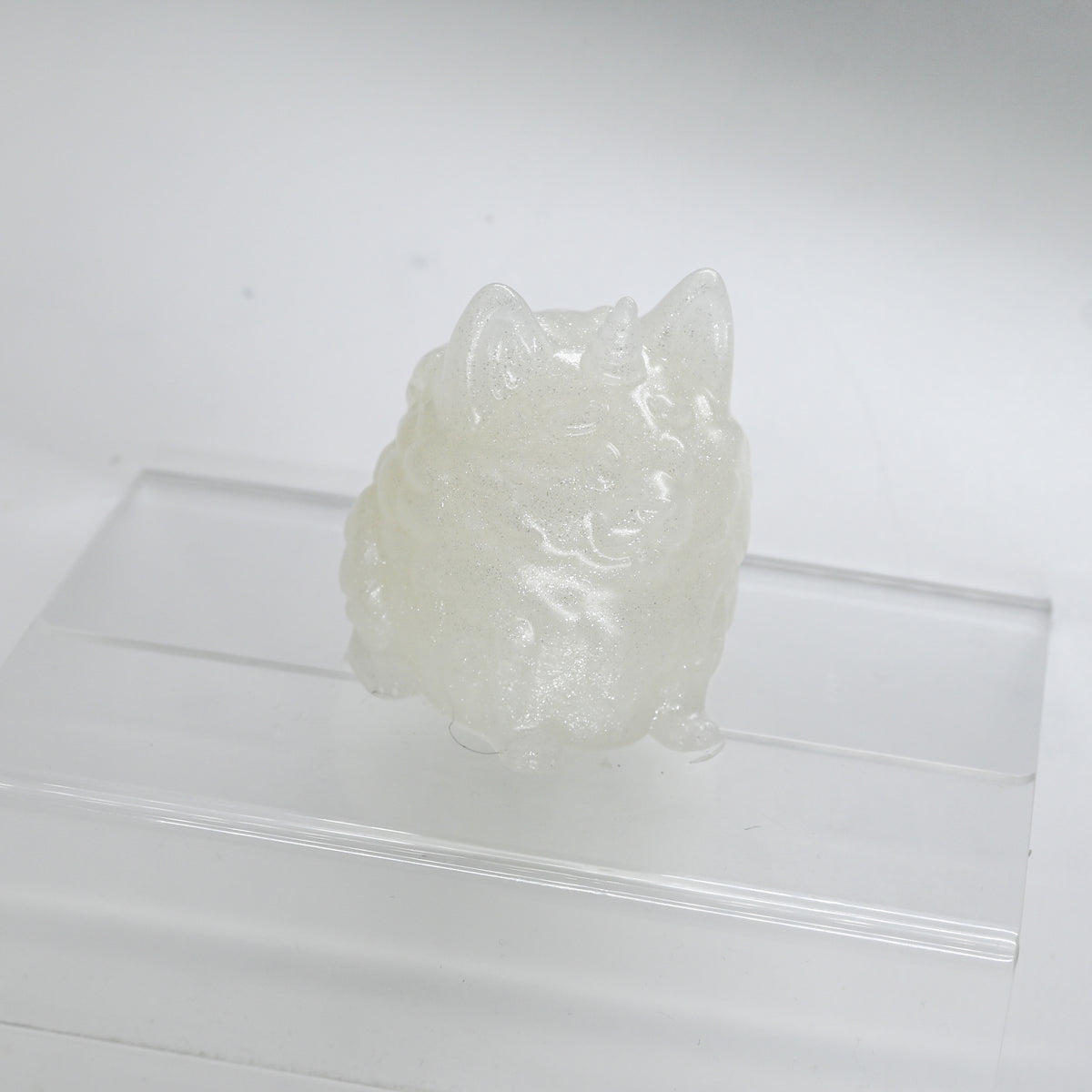 1BXKN23 Puppicorn 0020 Mystery Glow