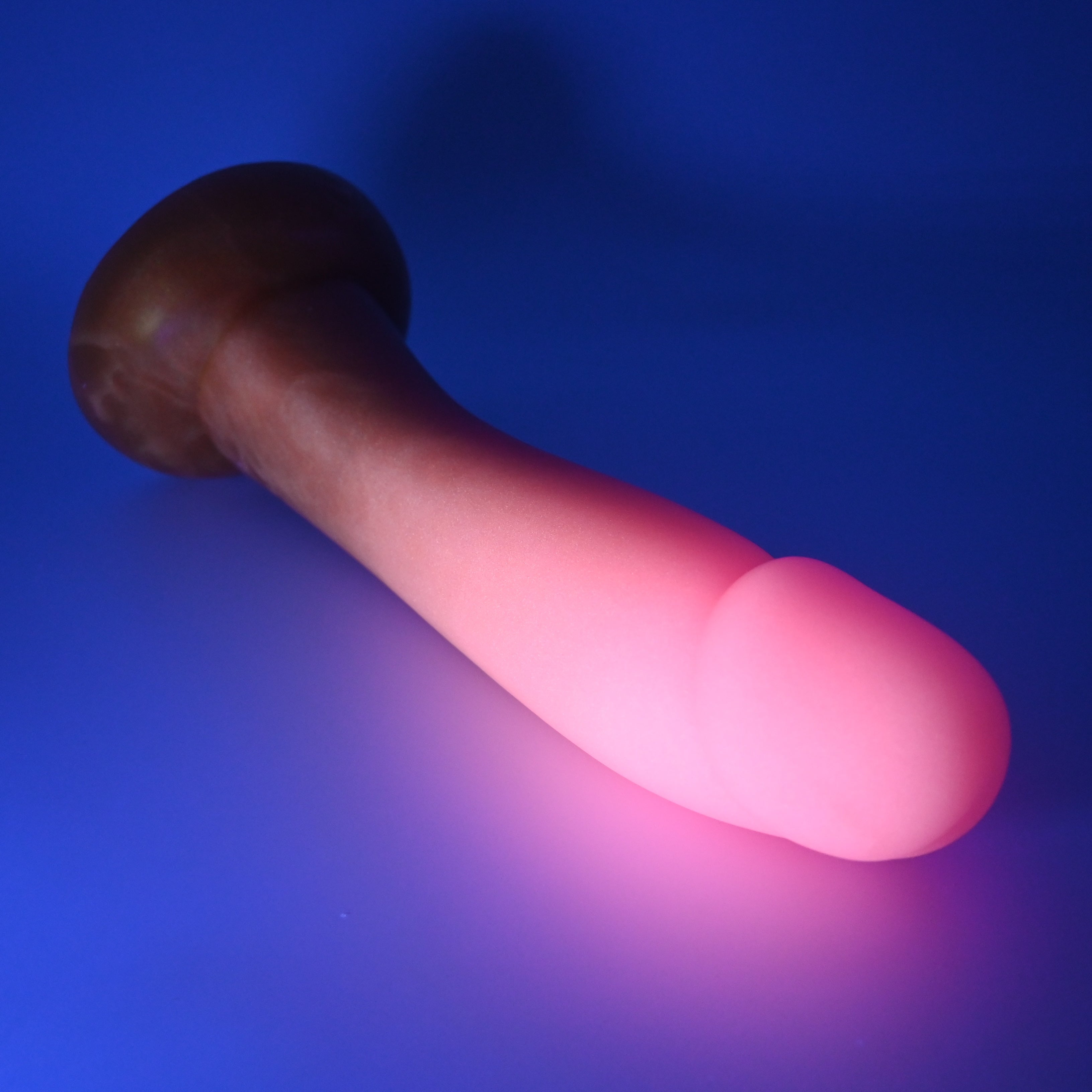 Z4SGM37 Caelus Large 0030 UV GITD