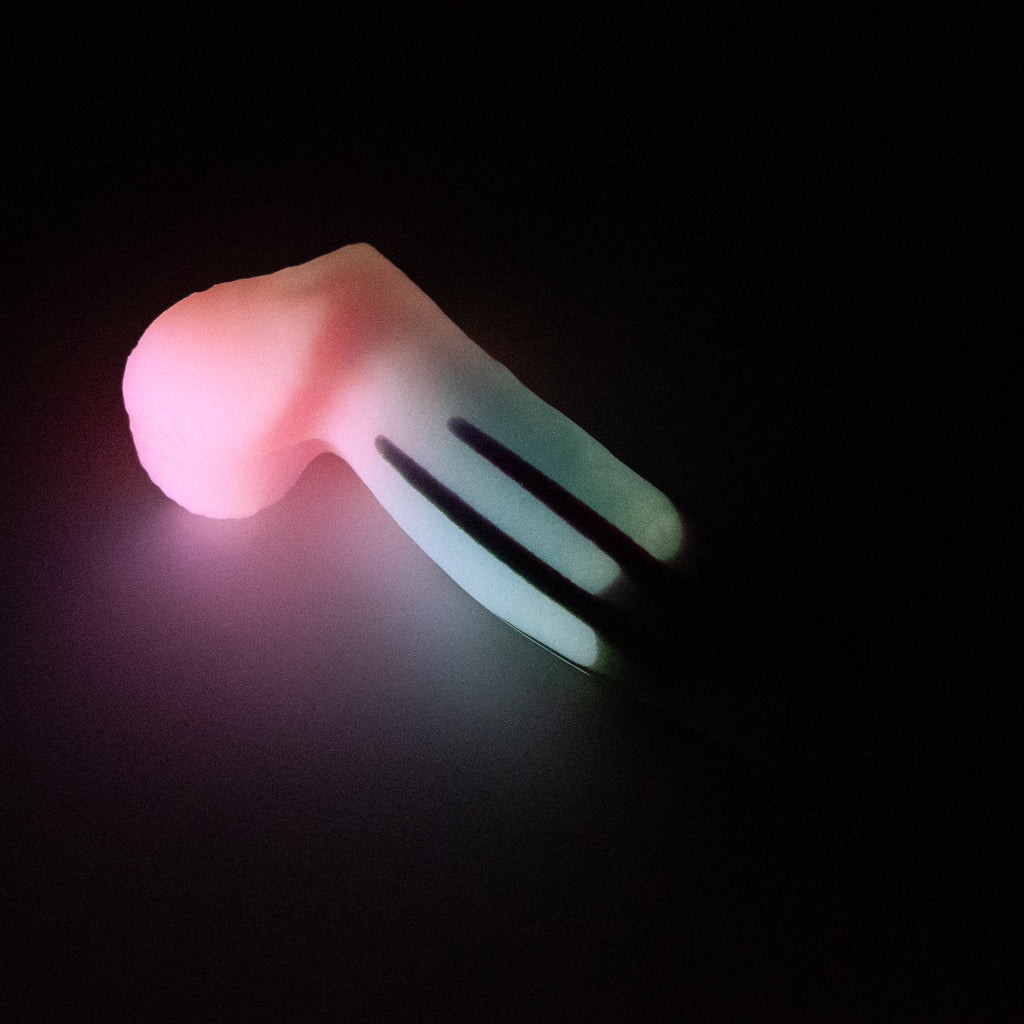 R3SJQ36 Orion Medium 0030 UV GITD