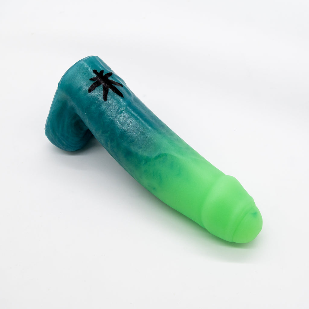 R3MJQ37 Orion Medium 0050 UV GITD GOBLIN HOLE