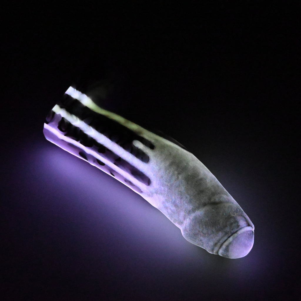 R3MKR77 Orion Medium 0050 UV GITD CS