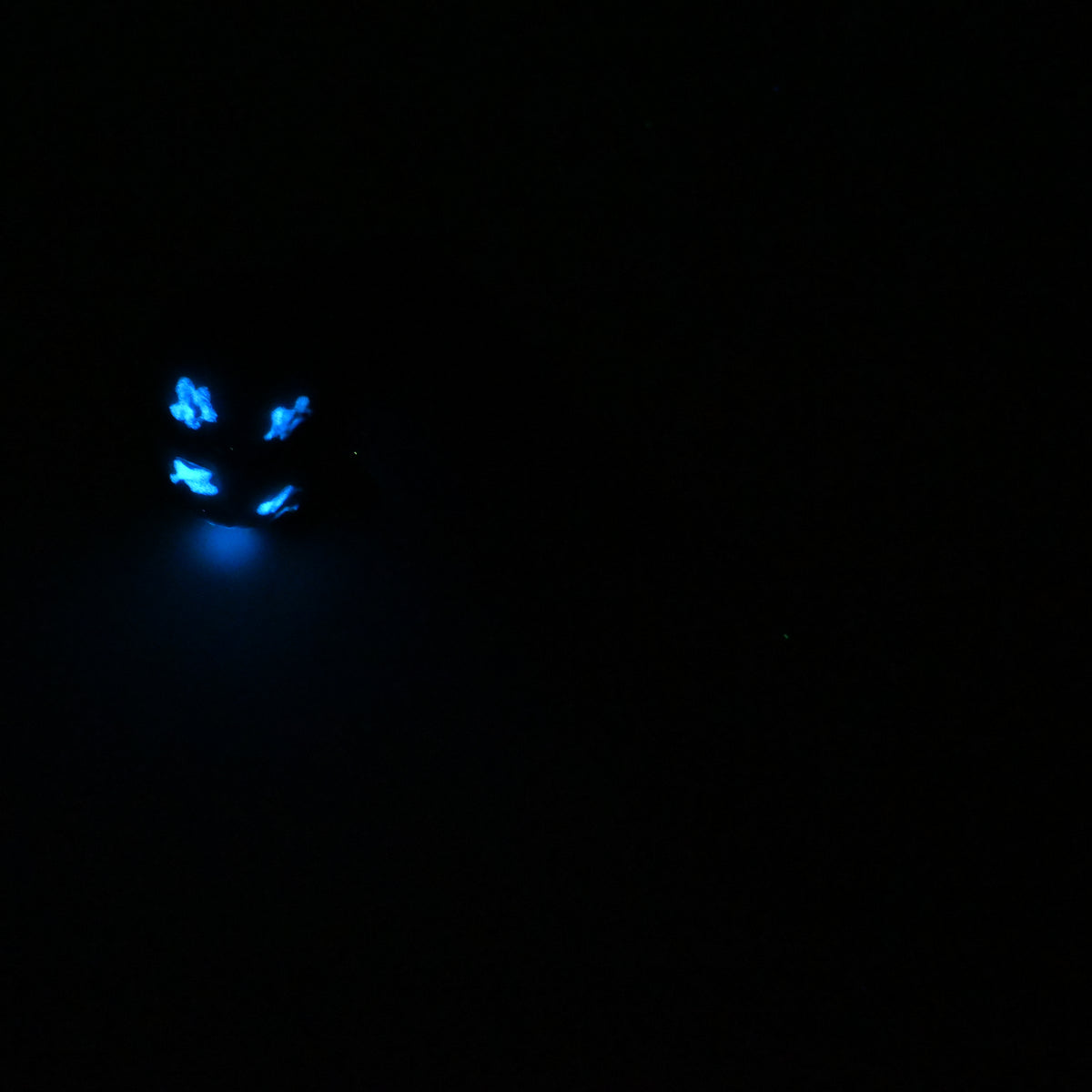 R3SKR79 Orion Medium 0030 UV GITD CS