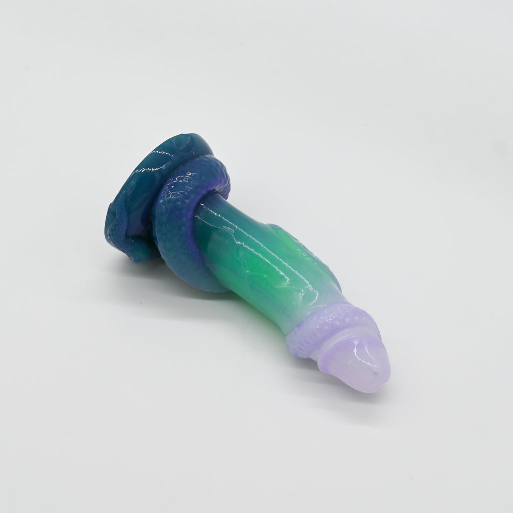 32SKQ66 Celia Small 0030 UV GITD