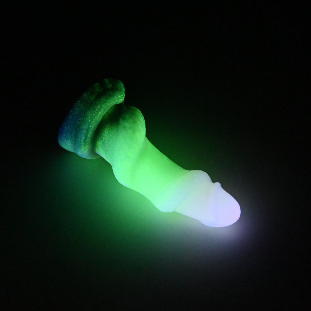 32SKQ66 Celia Small 0030 UV GITD