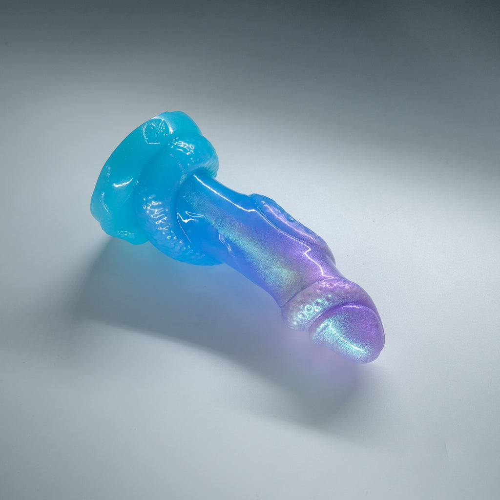 32SJP17 Celia Small 0030 UV GITD CS