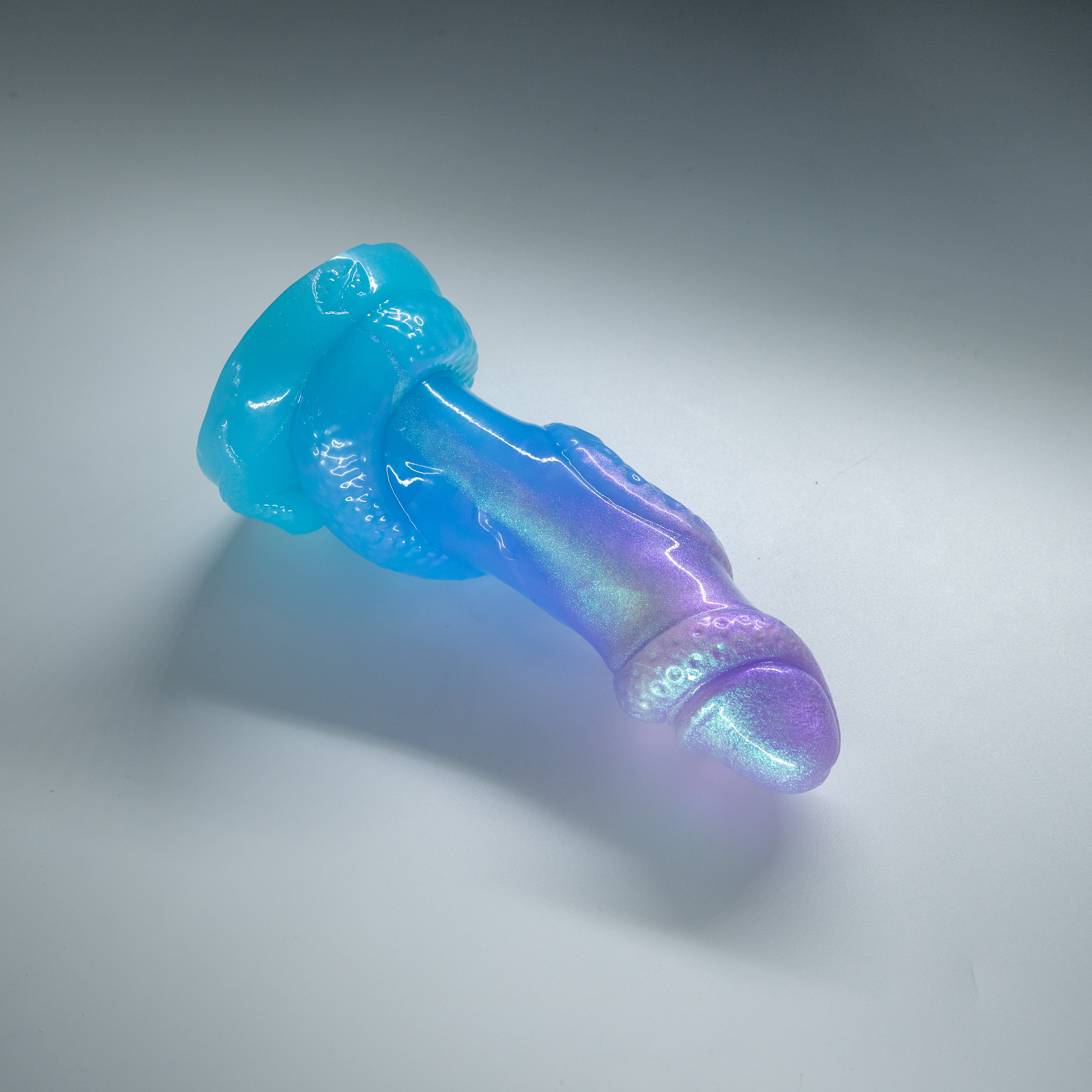 32SJP17 Celia Small 0030 UV GITD CS