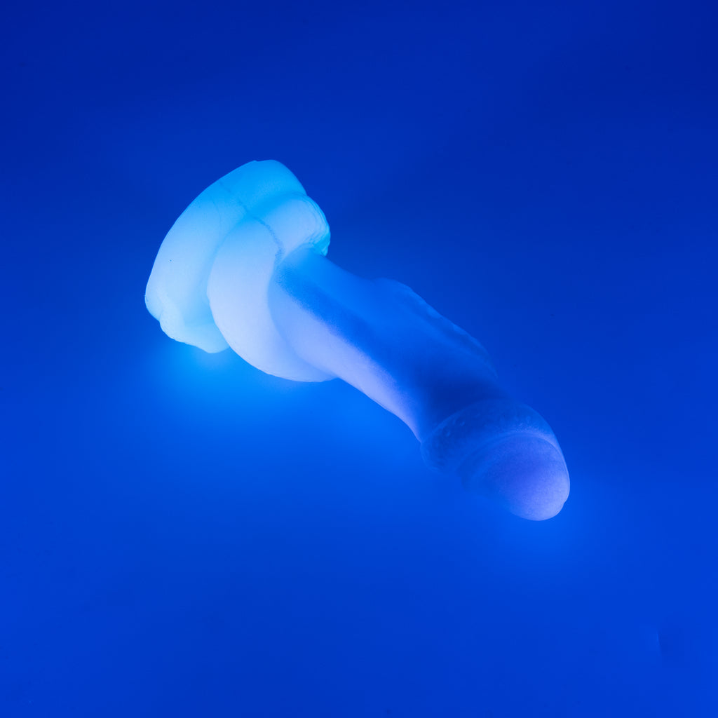32SJP17 Celia Small 0030 UV GITD CS