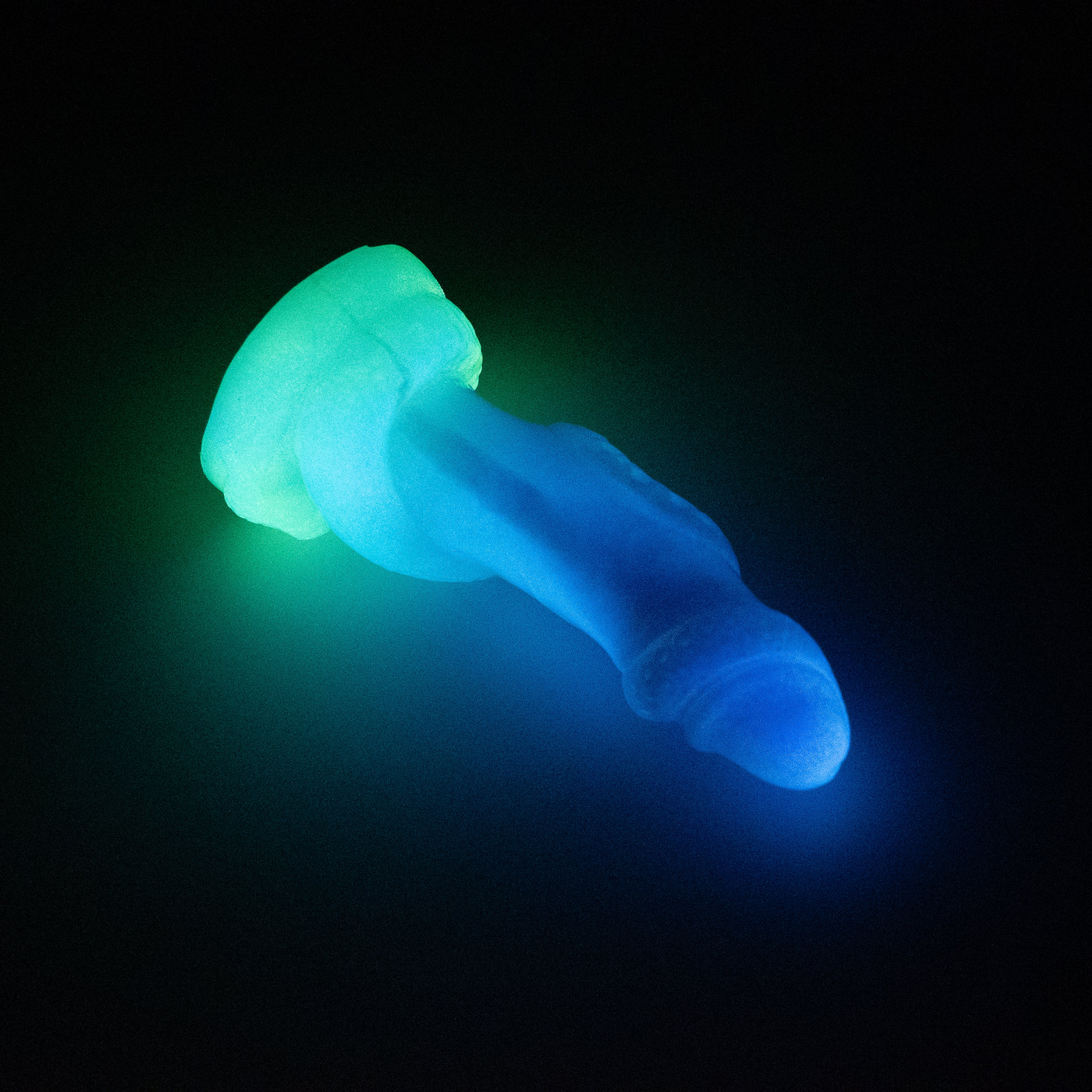 32SJP17 Celia Small 0030 UV GITD CS
