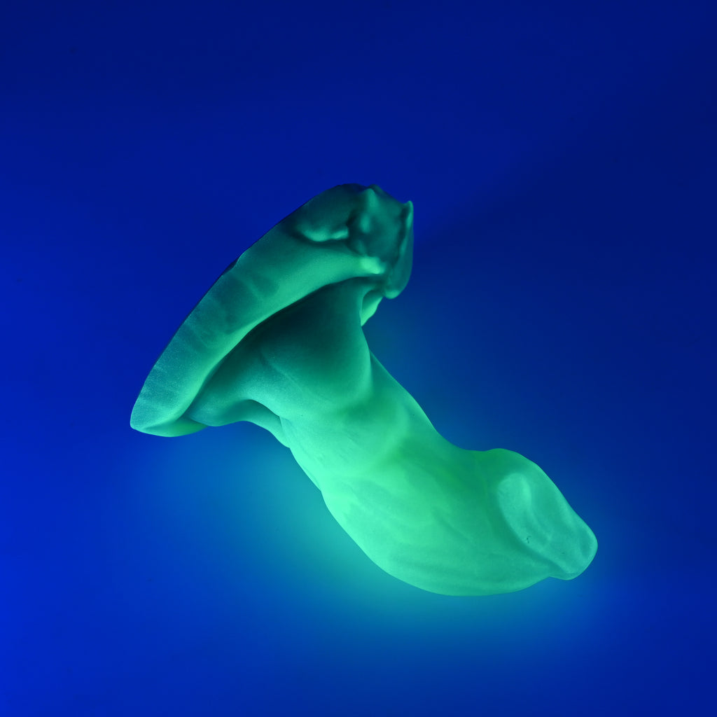 R2SKR66 Oberon Small 0030 UV GITD CS