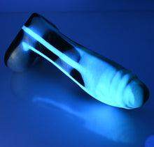 Load image into Gallery viewer, Q3SEJ47 Aquus Medium 0030 UV GITD CS
