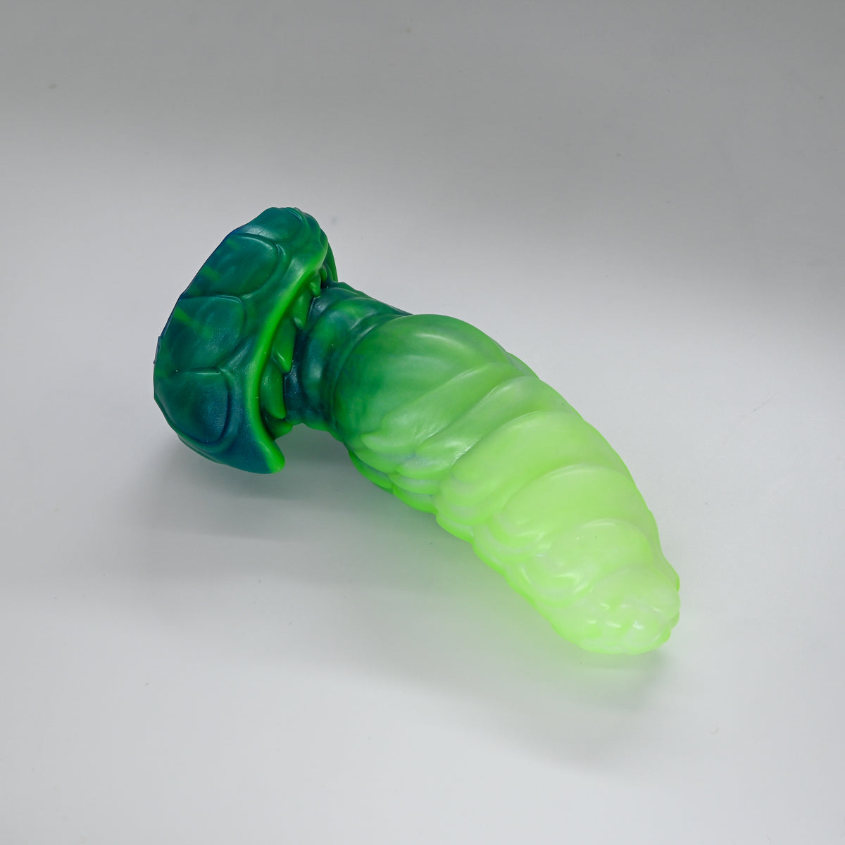 P2MKR68 Pluto Small 0050 UV GITD CS