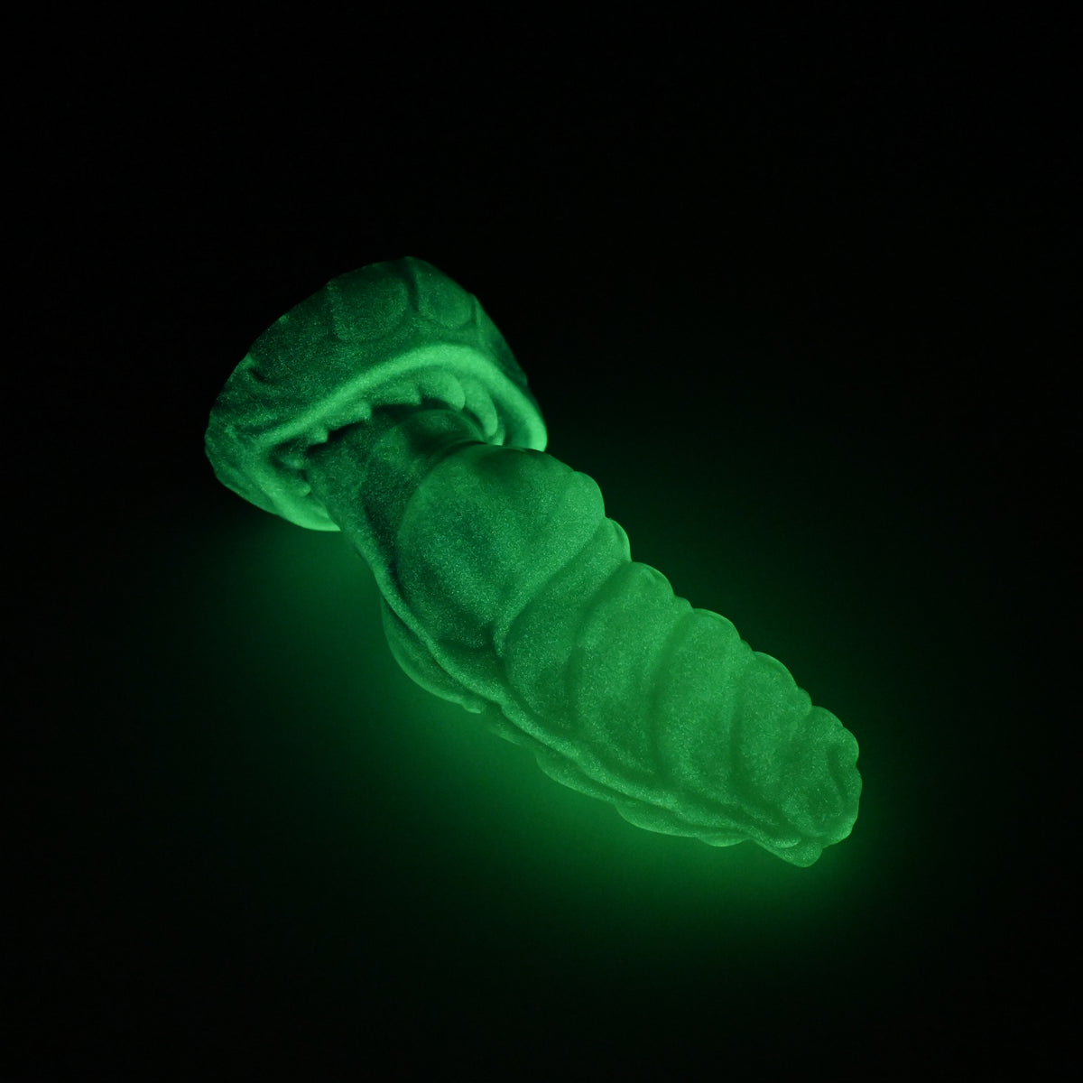 P2MKR68 Pluto Small 0050 UV GITD CS