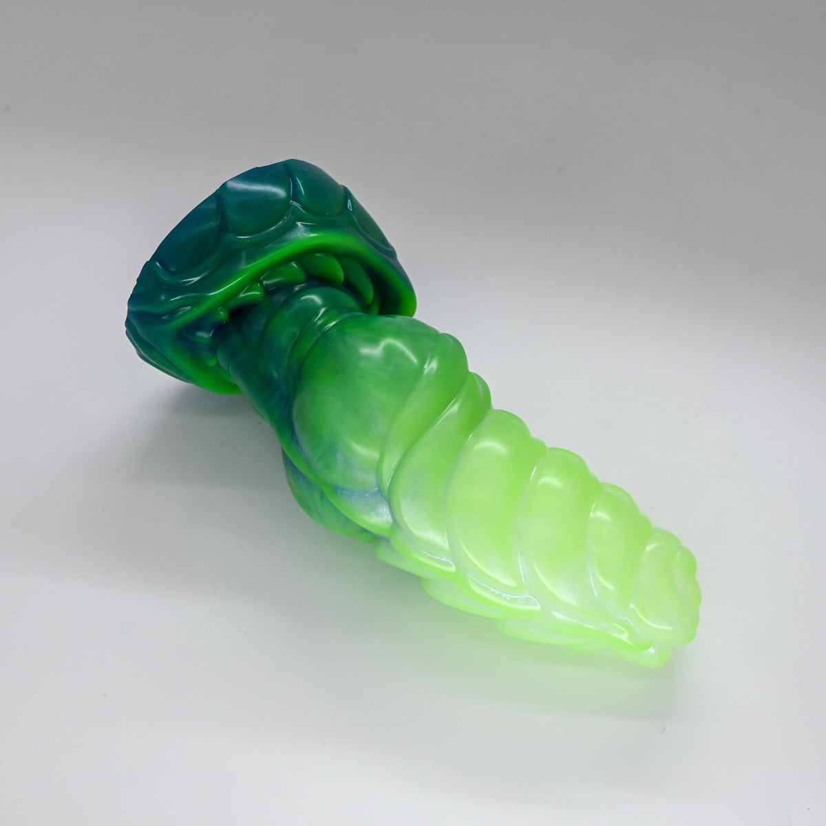 P3MKR70 Pluto Medium 0050 UV GITD CS