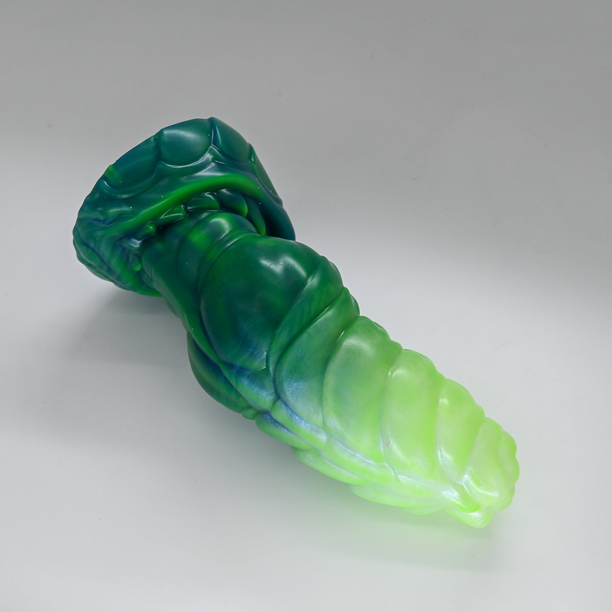 P4MKR72 Pluto Large 0050 UV GITD CS