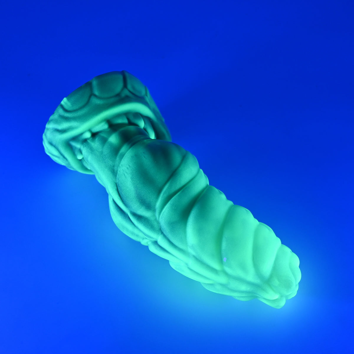 P4MKR72 Pluto Large 0050 UV GITD CS