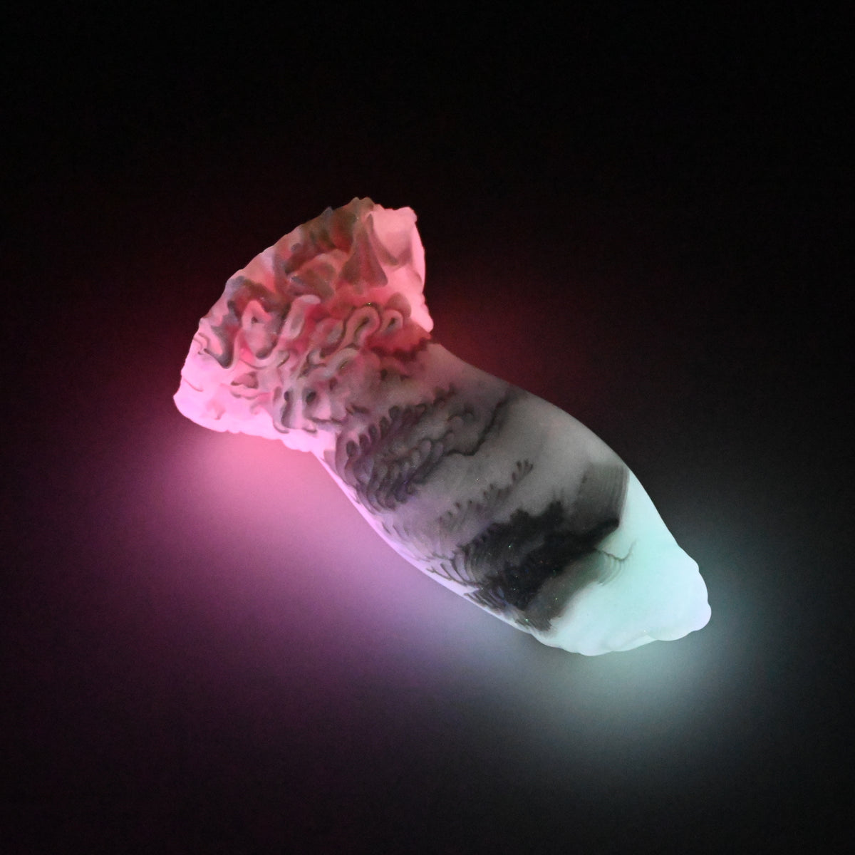 82SKQ79 Hue Small 0030 UV GITD