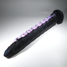 Load image into Gallery viewer, E3SGK57 Illex Medium 0030 UV GITD
