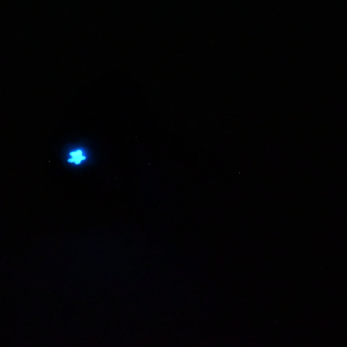 83SKQ87 Hue Medium 0030 UV GITD CS