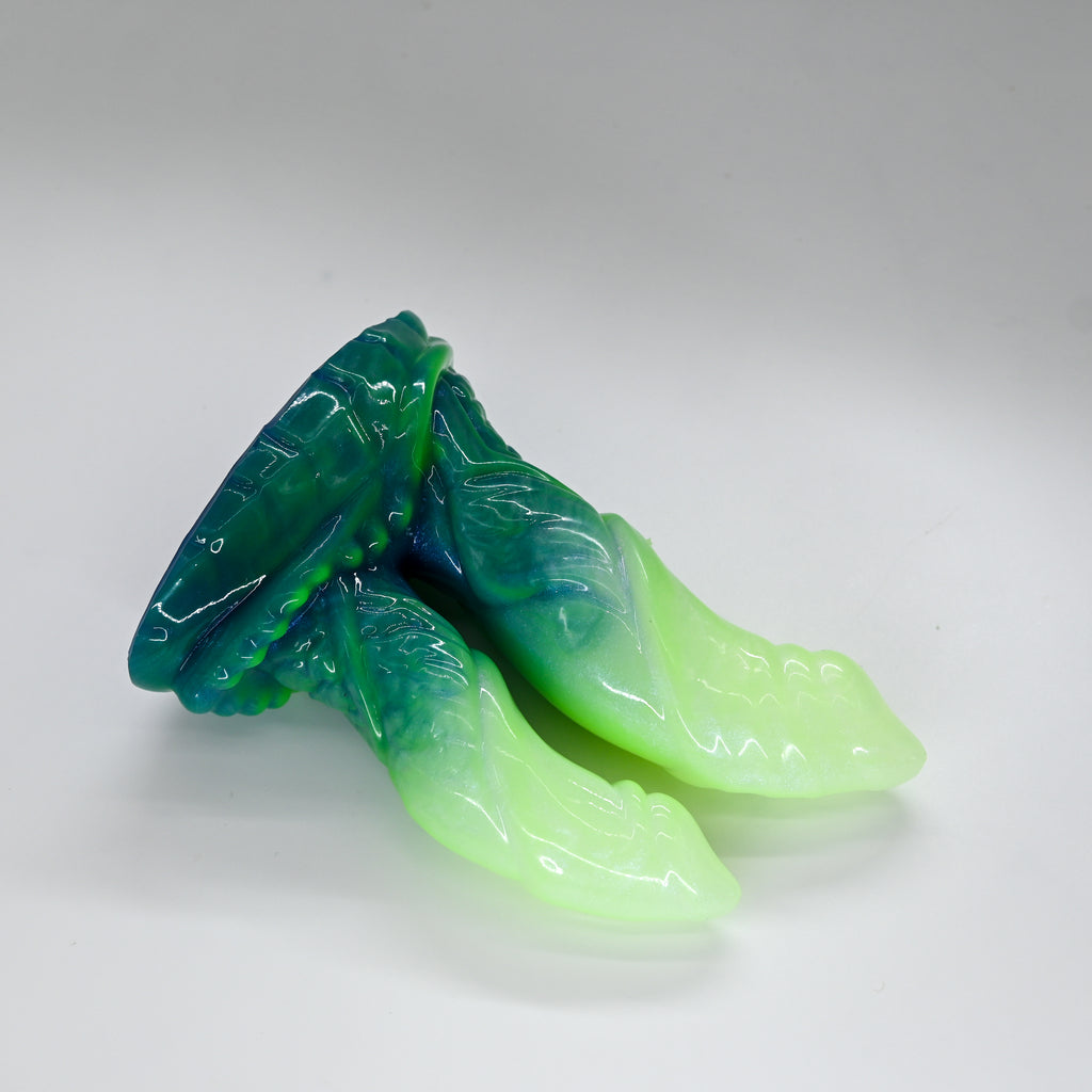 22MKQ36 Vasuki Small 0030 UV GITD CS