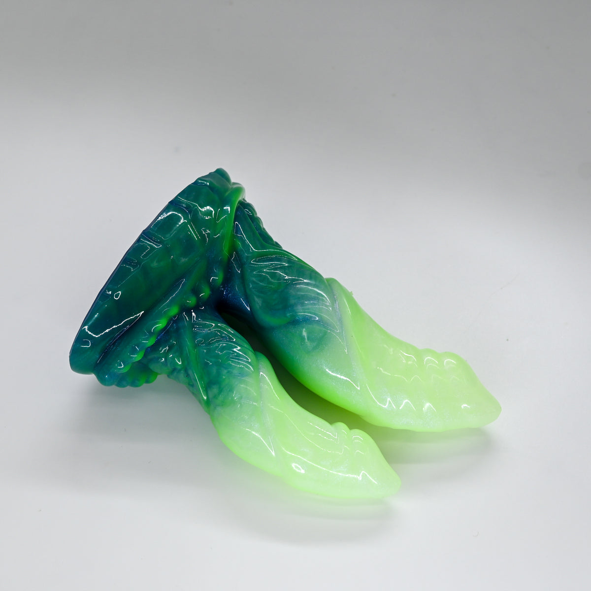 22MKQ36 Vasuki Small 0030 UV GITD CS