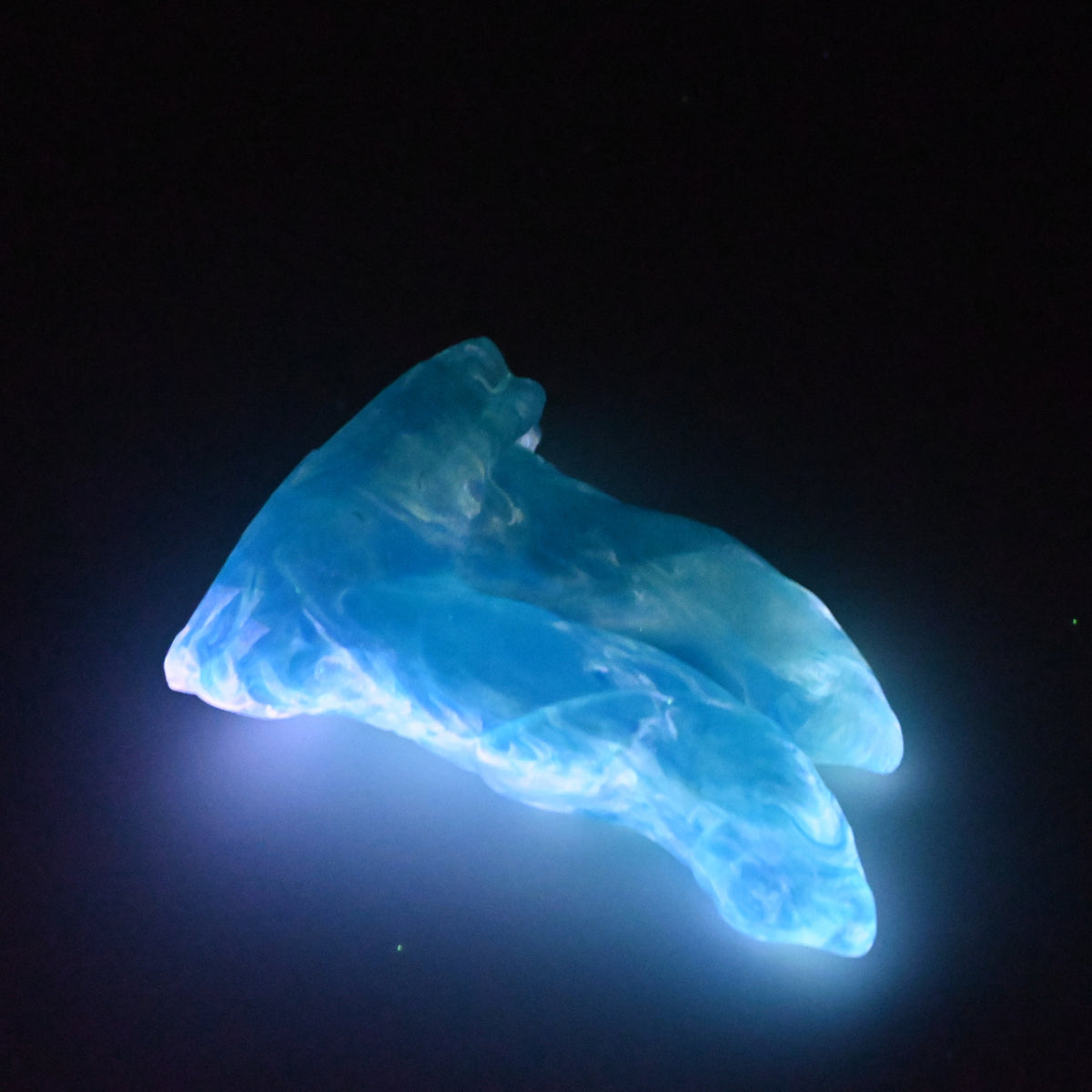 22TKQ39 Vasuki Small NC 0031 UV GITD CS