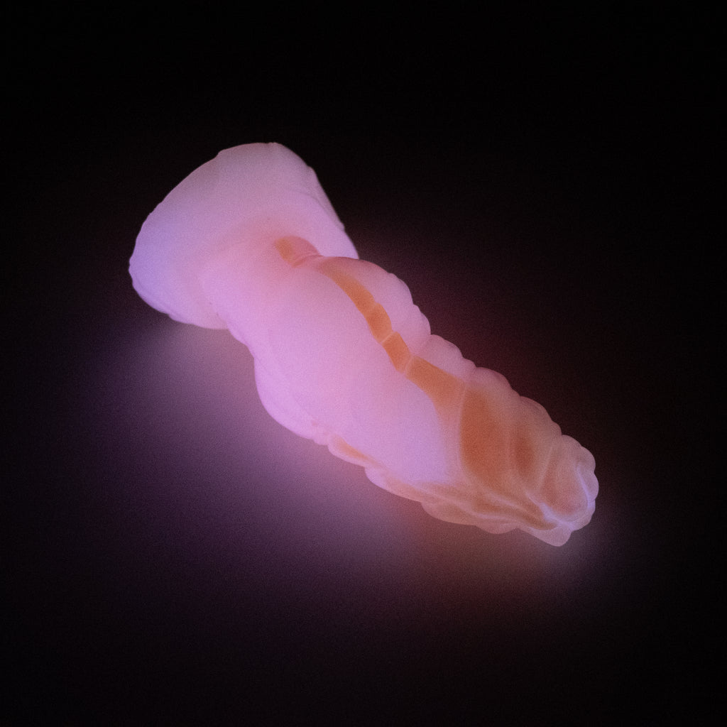P2XJQ17 Pluto Small 0020 UV GITD CS